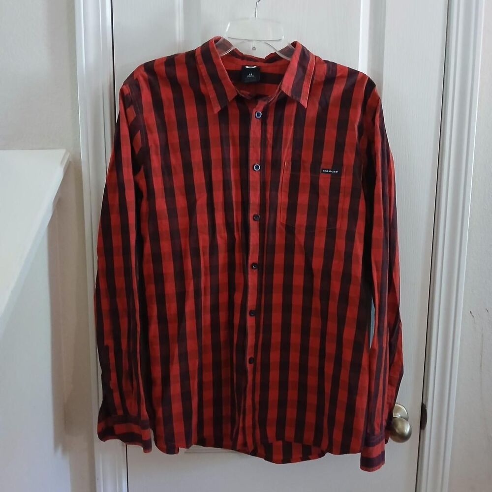 Oakley Red & Black Checkered Plaid 100% Cotton Button-Up Shirt L Grunge Skater